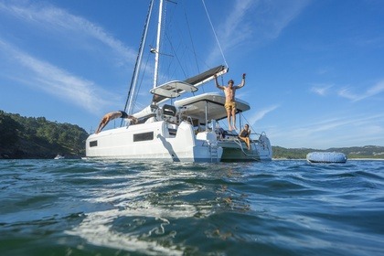Hire Catamaran Lagoon Lagoon 43 San Blas Islands