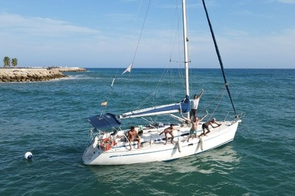 Hire Sailboat Bavaria 34 Sitges