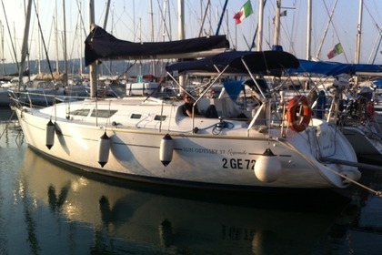 Charter Sailboat JEANNEAU SUN ODYSSEY 37 Fezzano
