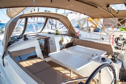 Hire Sailboat Jeanneau Sun Odyssey 440 Corfu