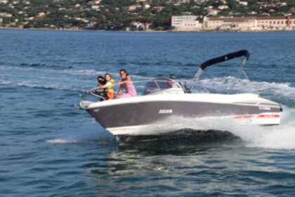 Rental Motorboat Selva 670 Elegance Cabin Grimaud