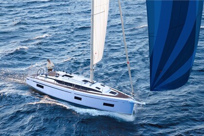 Charter Sailboat Bavaria C38 Palma de Mallorca