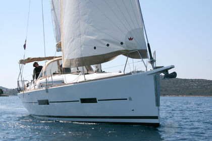 Rental Sailboat DUFOUR 382 GL Marina Frapa