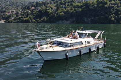 Charter Motorboat Picchiotti Giglio Como