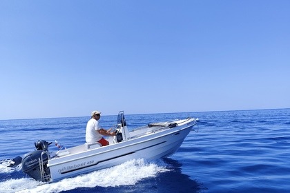 Hyra båt Båt utan licens  Nikita 450 Makry-Gialos