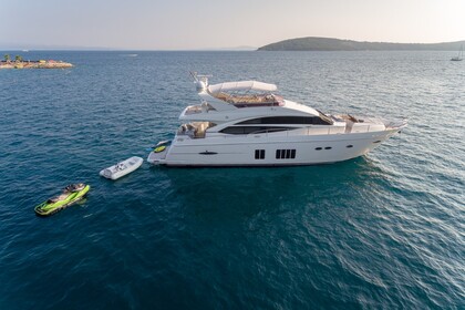 Location Yacht PRINCESS 72 Fly Marina Lav