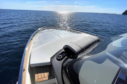 Noleggio Barca a motore INVICTUS GT 320 Positano