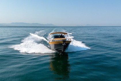 Hyra båt Motorbåt Cantieri Esposito Positano 32 Neapel