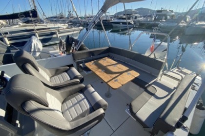Miete Motorboot Jeanneau Cap Camarat 7.5 Cc Cannes