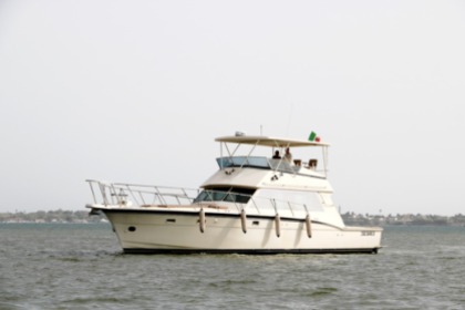 Verhuur Motorboot Hatteras 52 Syracuse