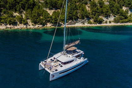 Charter Catamaran Catana Bali 4.8 - 6 + 1 cab. Biograd na Moru