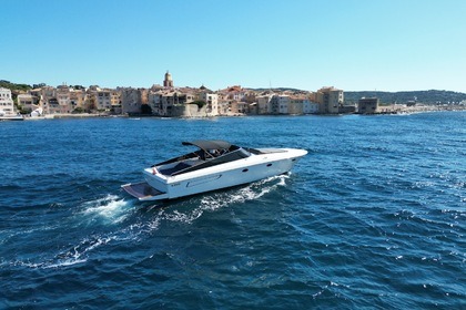 Charter Motorboat Itama Forty Grimaud