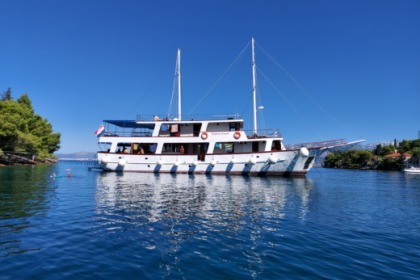 Charter Sailing yacht OTAC NIKOLA Mini cruiser Split