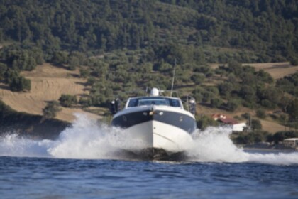 Ενοικίαση Μηχανοκίνητο σκάφος Cranchi Mediterranee Παλιούρι