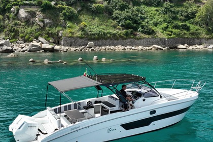 Hire Motorboat Saver 330 Giardini Naxos