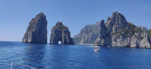 Σαλέρνο Motorboat Azimut Atlantis alt tag text