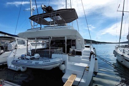 Charter Catamaran Dufour Yachts Dufour 48 Catamaran - 5 + 1 cab. Split