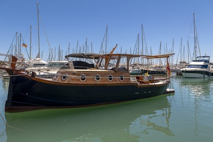 Location Bateau à moteur LLAUT CLASICO MENORQUIN Saura 50 Port d'Alcúdia