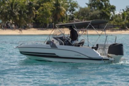 Hire Motorboat Flyer FLYER 6.6 Le Gosier