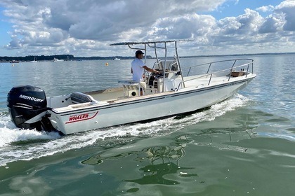 Miete Motorboot Boston Whaler Outrage 25 Grand Piquey