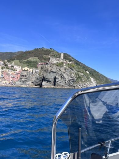 La Spezia Motorboat Salpa Sunsix alt tag text