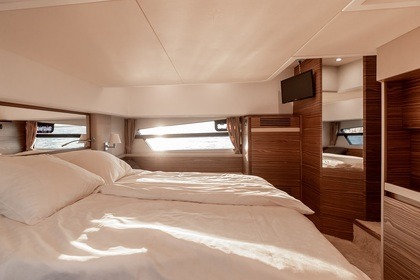 Location Yacht à moteur Greenline Green line 45 FLY Fréjus