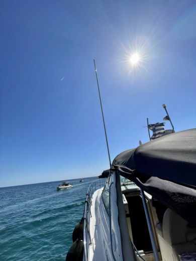 Rodos Motorboat Sea Ray 410 Express Cruiser alt tag text