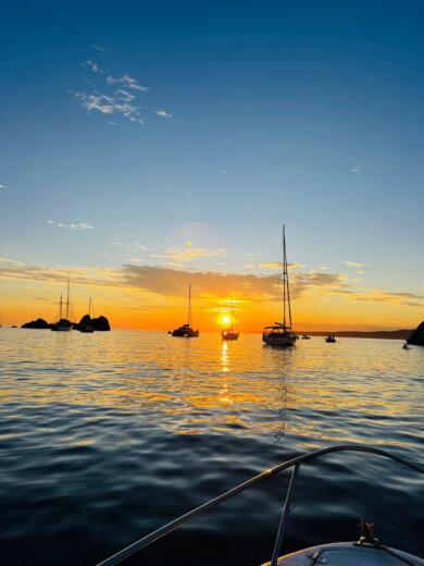 Марсель Motorboat B2 Marine cap ferret 550 cabin cruiser alt tag text