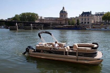 Rental Motorboat Suntracker Party Barge 24 feet Paris