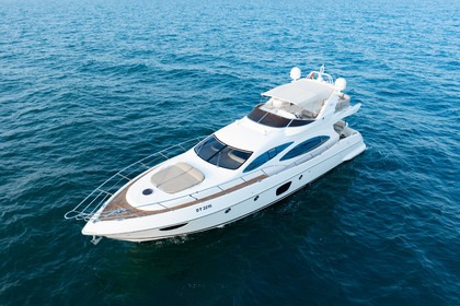 Hire Motorboat Alise 68 ft Azimut Dubai