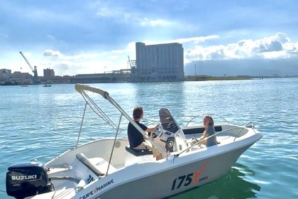 Hire Boat without licence  Giupex 175 Torre Annunziata