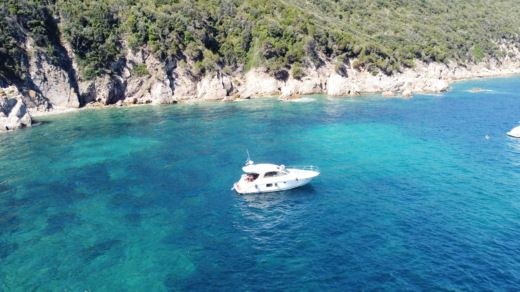 Ajaccio Motorboat Jeanneau Prestige 390 S alt tag text