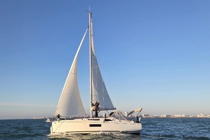 Alquiler Velero Beneteau Oceanis 30.1 Les Sables-d'Olonne
