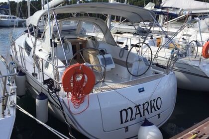 Hire Sailboat Bavaria Cruiser 37 Pula