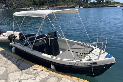 Hire Motorboat Assos 460 Paxi