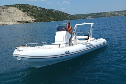 Rental Motorboat Capeli 560 Rakalj