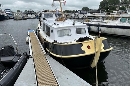 Charter Houseboat Bies Jobke Sneek