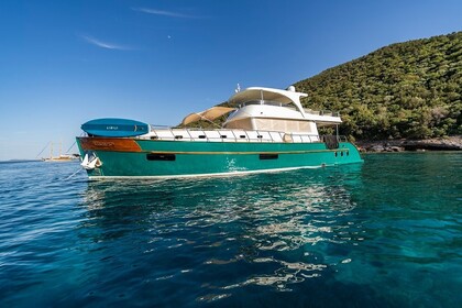 Noleggio Yacht Luxury Trawler Rental in Turkey Trawler Bodrum