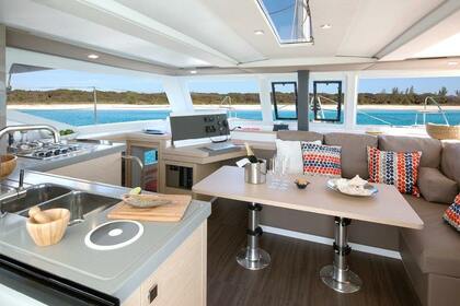 Rental Catamaran Fountaine Pajot Lucia 40 Canet-en-Roussillon