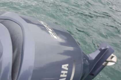 Location Bateau à moteur Jeanneau Cap Camarat 715 Arradon