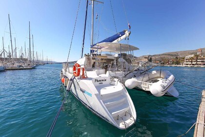 Charter Catamaran Lagoon-Bénéteau Lagoon 380 S2 - 4 + 2 cab. Zadar