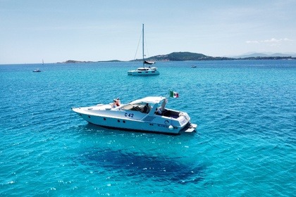 Hire Motorboat Tecnomarine C42 Porto Rotondo