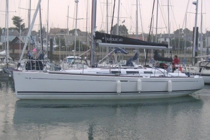 Charter Sailboat Dufour Dufour 40 Performance Marseille