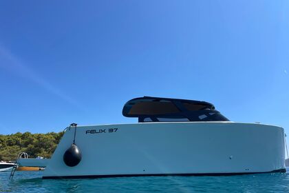 Rental Motorboat Felix 37 Felix 37 Makarska