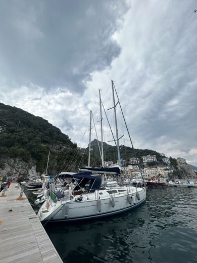 Nápoles Sailboat Jeanneau Sun odyssey 40 alt tag text