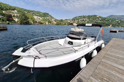 Hire Motorboat Ranieri Voyager 23 S Como