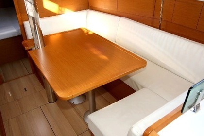 Verhuur Zeilboot Beneteau Sun Odyssey 389 Rogoznica