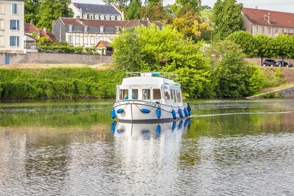 Charter Houseboat Pénichette Evolution 950E Loosdrecht