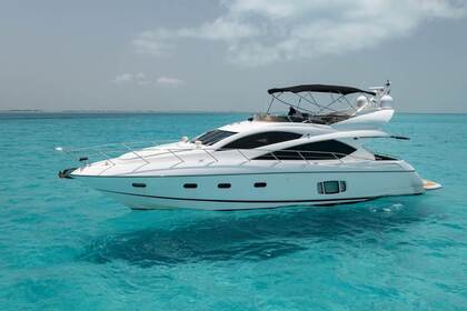 Hire Motor yacht Sunseeker Flybridge Cancún