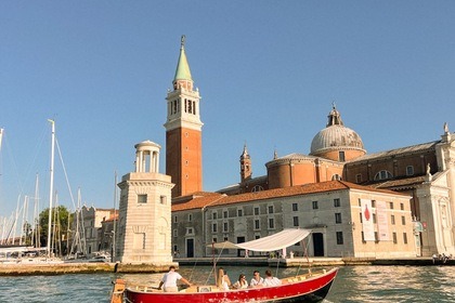 Hire Motorboat Schiavon Mototopo chiozzotto Venice
